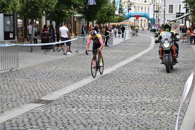 位未能站稳 位未能站稳